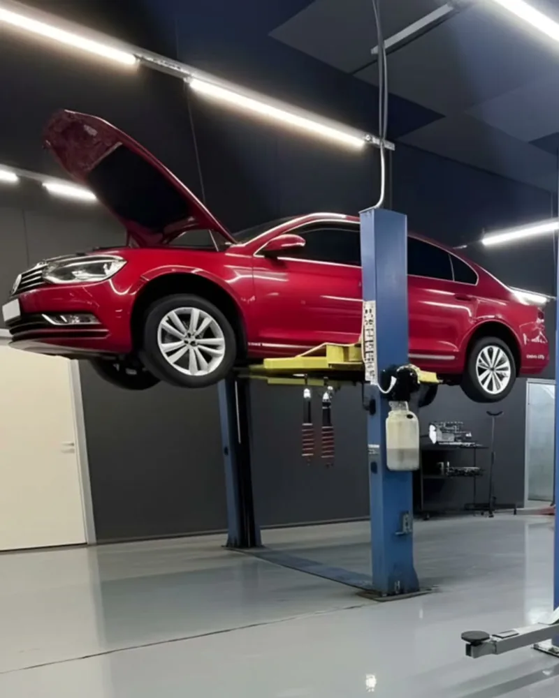 Кадр из видео цеха ShiftPro: Volkswagen Passat на подъёмнике